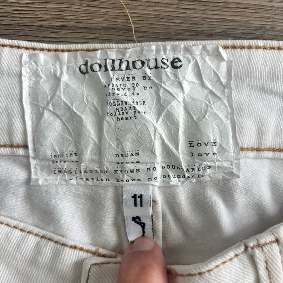 Womens Juniors Dollhouse Distressed Jean Shorts White Denim Size 11 - Picture 5 of 7